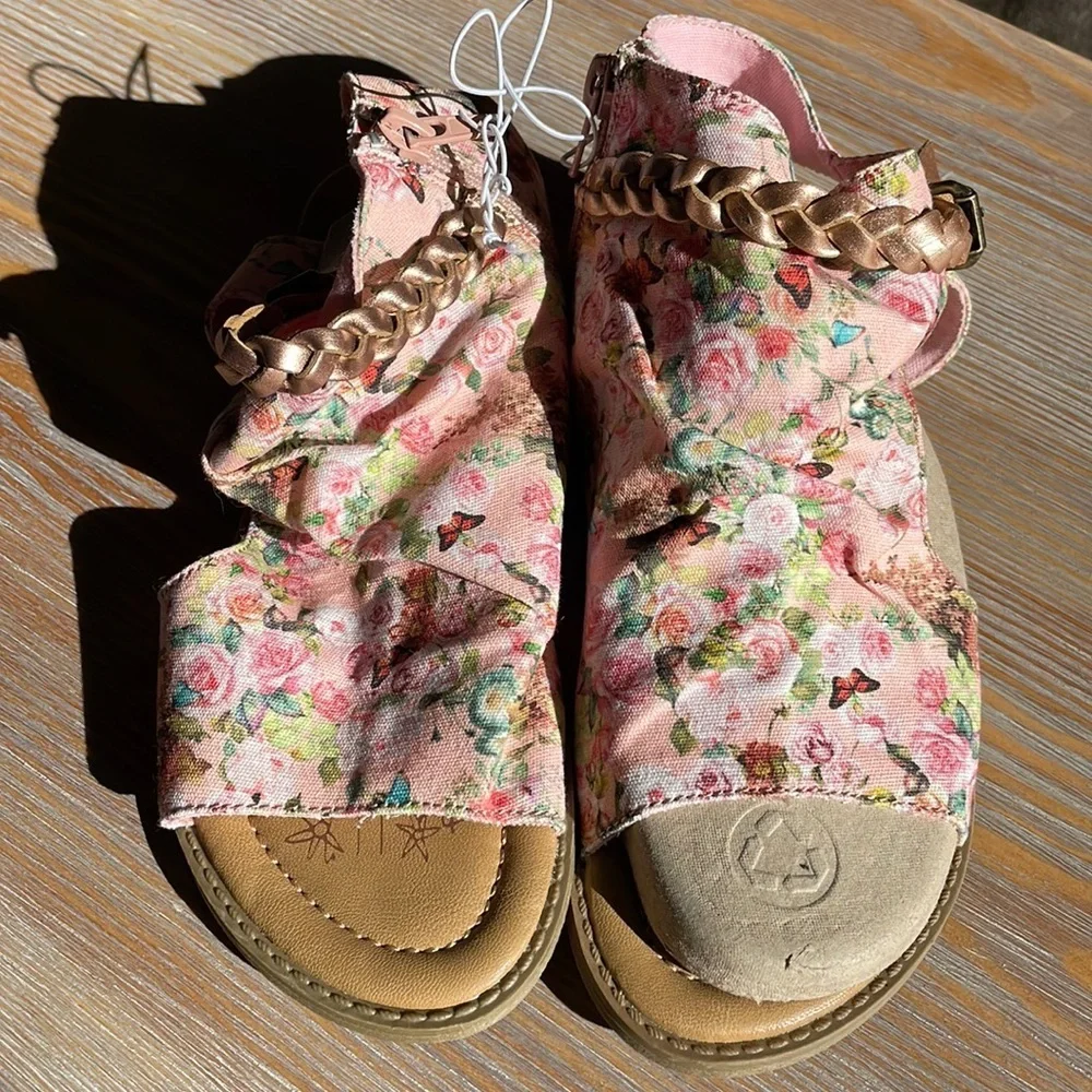 Girls Eva Blowfish sandals (NWT)